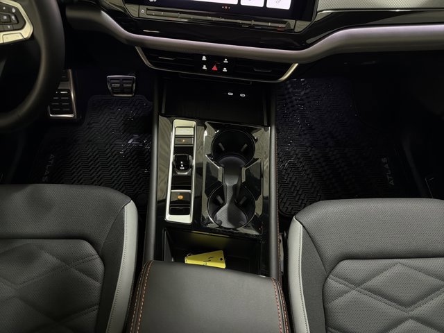 Certified 2026 Volkswagen Atlas Peak Edition AWD/4WD image 33