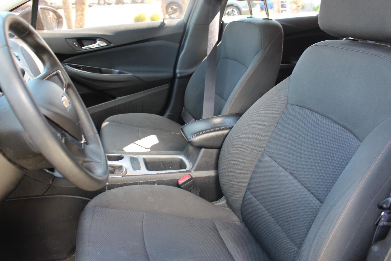 Used 2017 Chevrolet Cruze LS FWD image 17