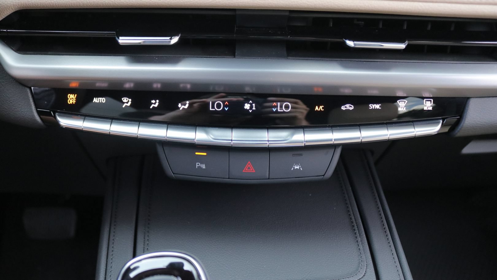 Certified 2025 Cadillac XT4 Premium Luxury FWD image 27