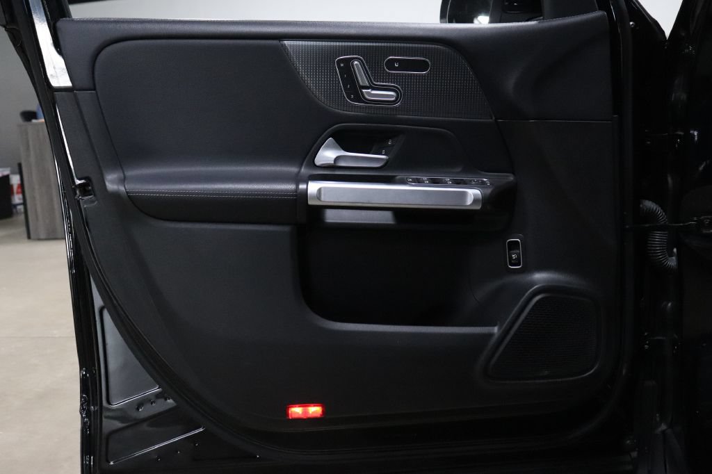 Used 2020 Mercedes-Benz GLB 250 image 9