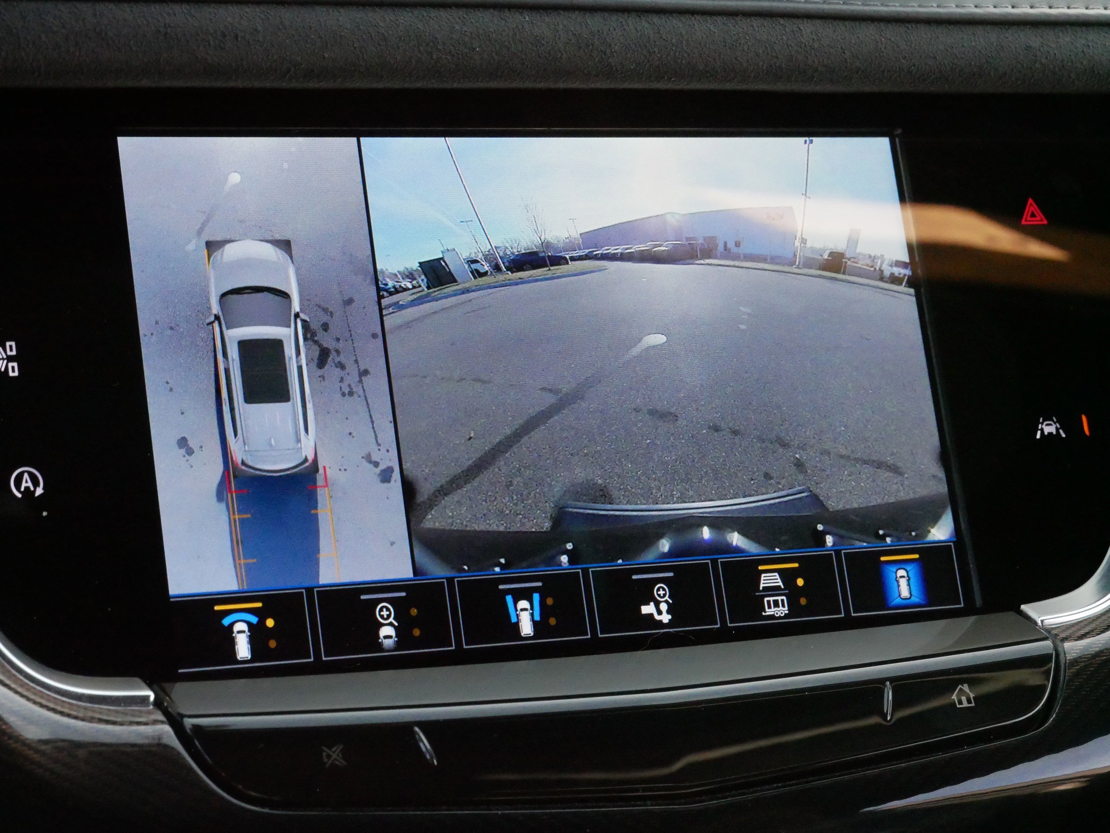 Certified 2024 Cadillac XT6 Sport w/ LPO, Onyx Lite Package image 32