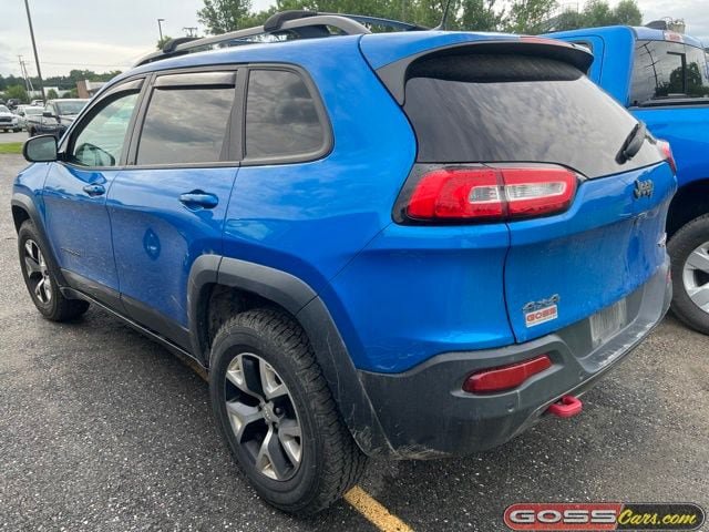 Used 2018 Jeep Cherokee Trailhawk AWD/4WD image 4