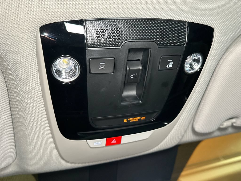 Used 2025 Kia Sorento S w/ Panoramic Sunroof Package FWD image 36