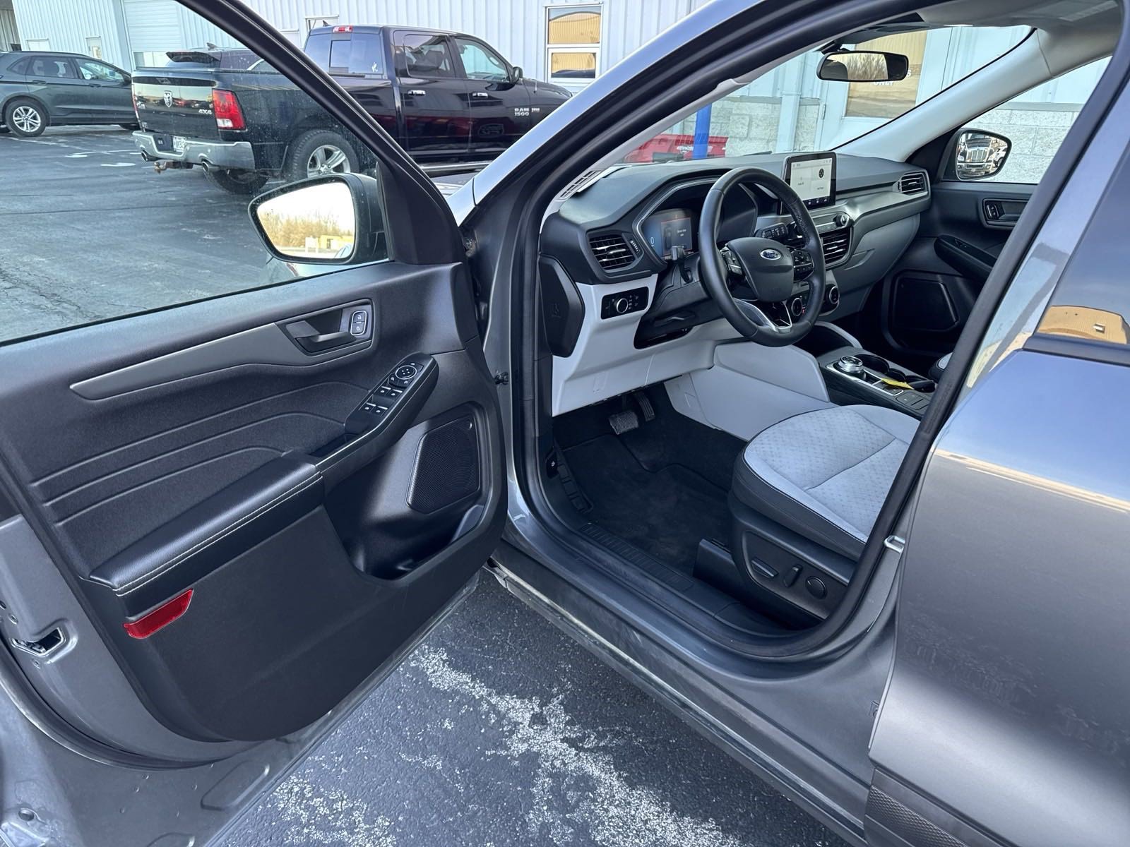 Used 2023 Ford Escape Active image 25