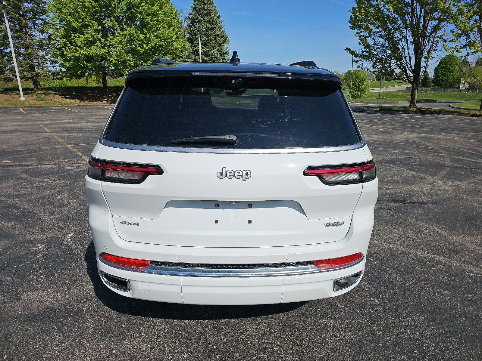 Used 2024 Jeep Grand Cherokee L Summit AWD/4WD image 5