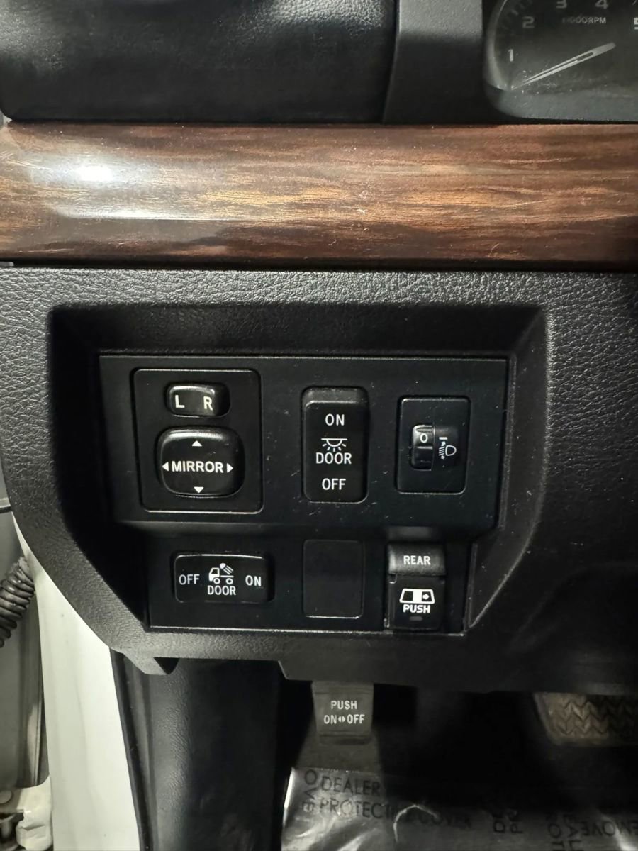 Used 2015 Toyota Tundra Limited w/ Limited Premium Package AWD/4WD image 33