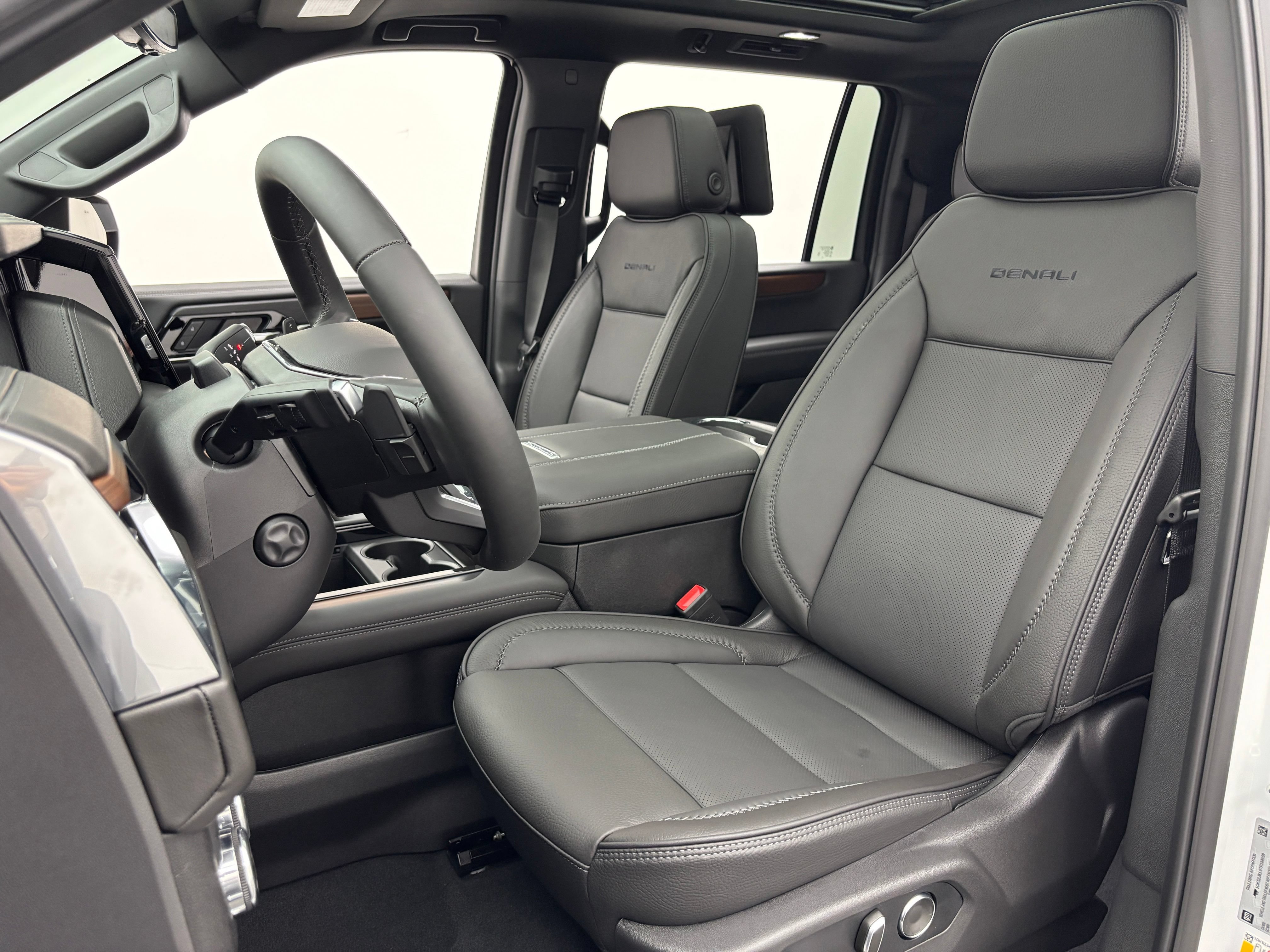 New 2026 GMC Yukon XL Denali w/ Denali Reserve Package AWD/4WD image 22