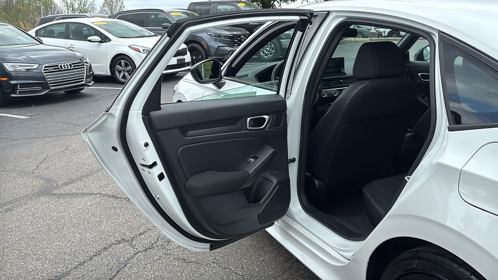 Used 2023 Honda Civic Sport image 29