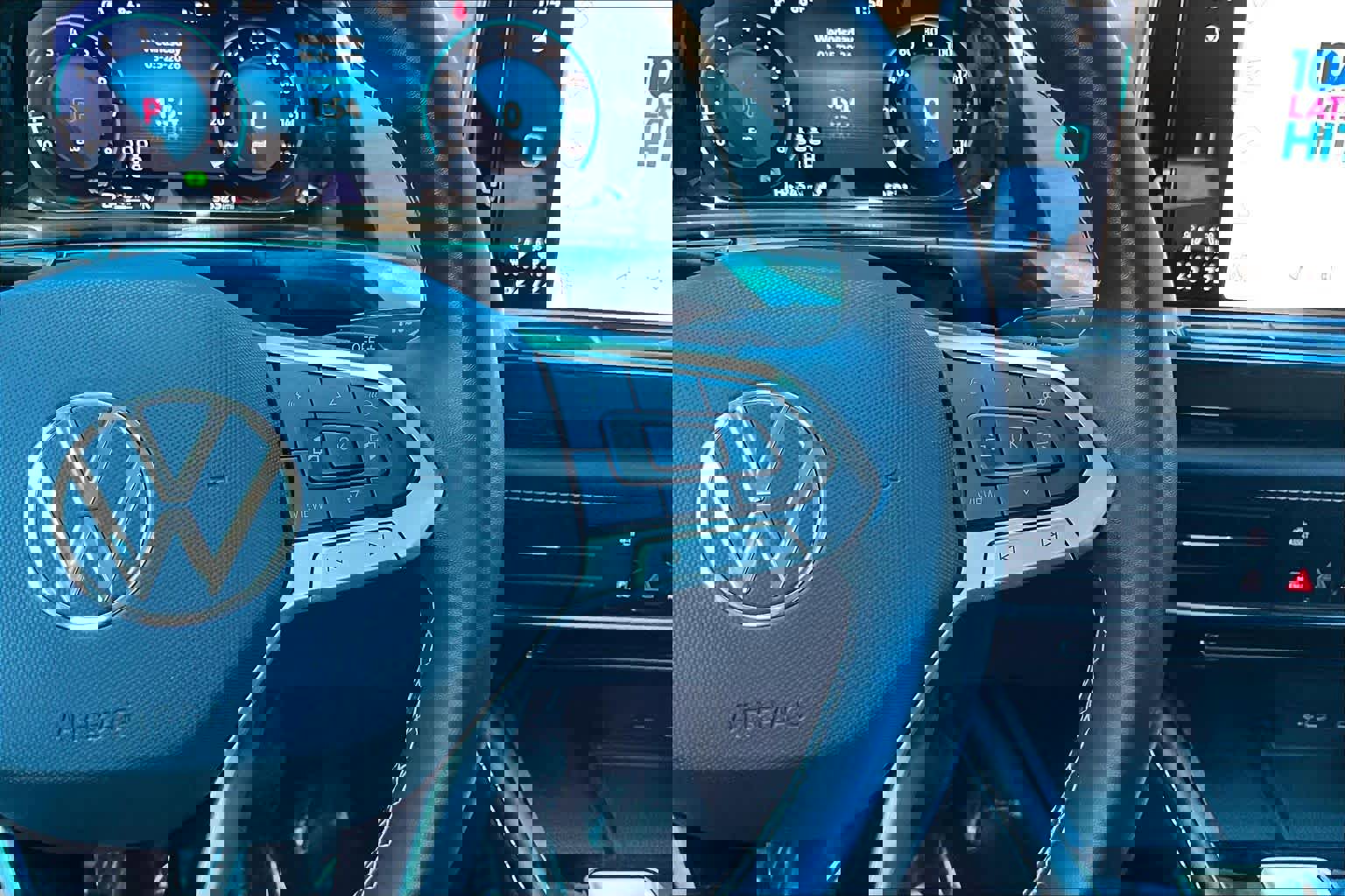 Used 2024 Volkswagen Atlas SE image 25