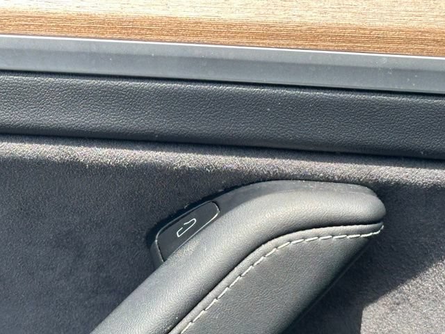 Used 2023 Tesla Model Y Long Range AWD/4WD image 28