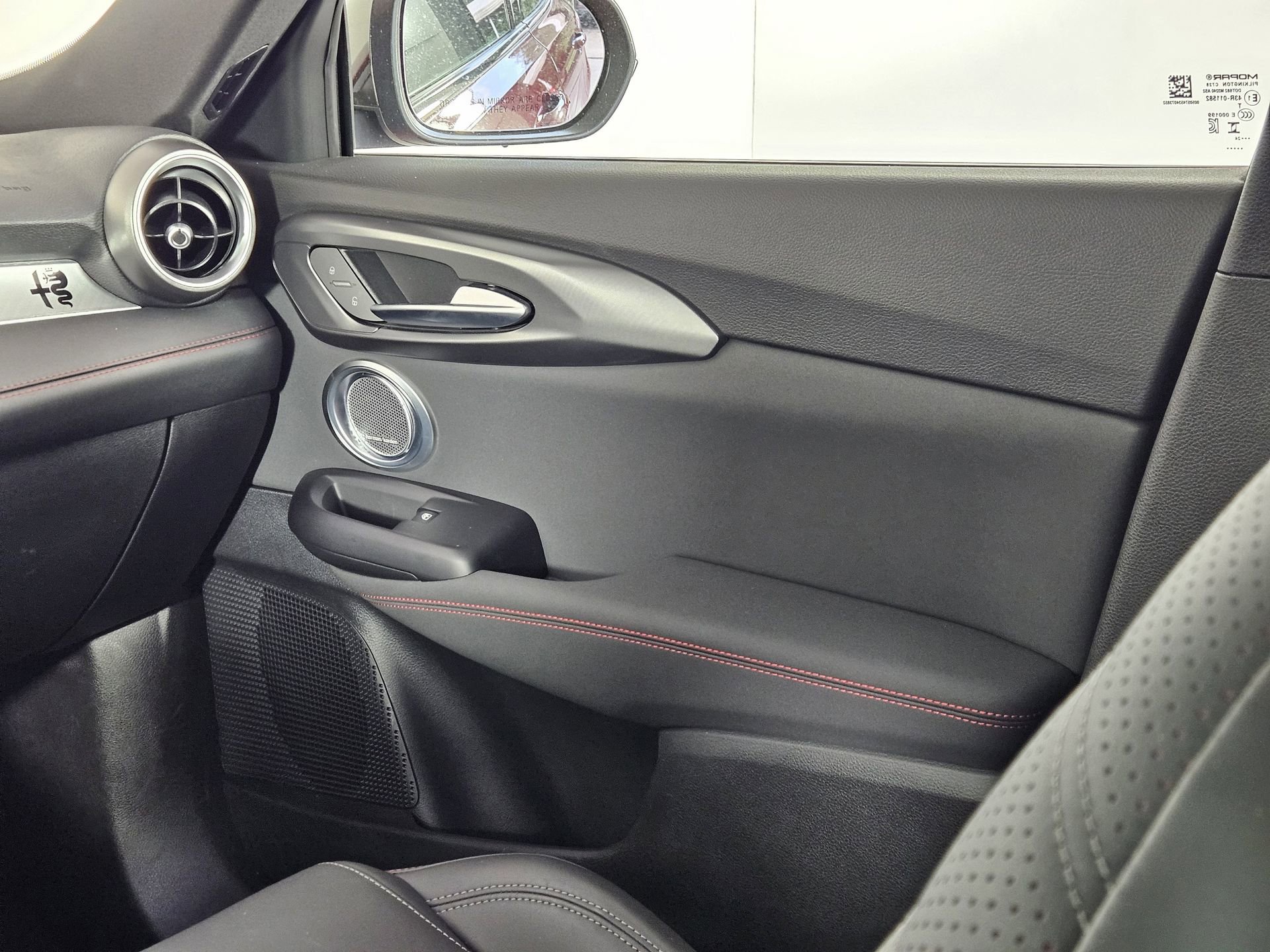 Used 2025 Alfa Romeo Tonale Tributo Italiano AWD/4WD image 39