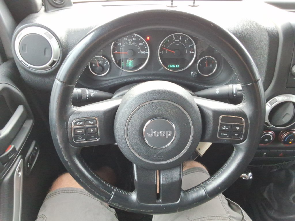 Used 2014 Jeep Wrangler Unlimited Sahara w/ Max Tow Package AWD/4WD image 28