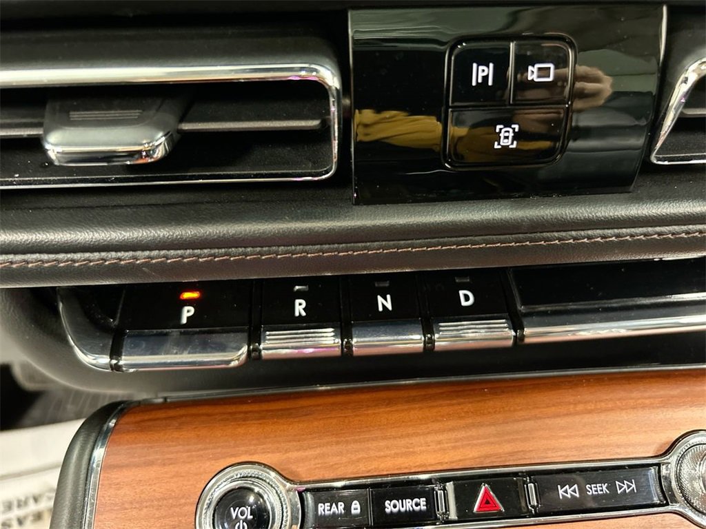 Used 2020 Lincoln Aviator Reserve w/ Equipment Group 202A image 18