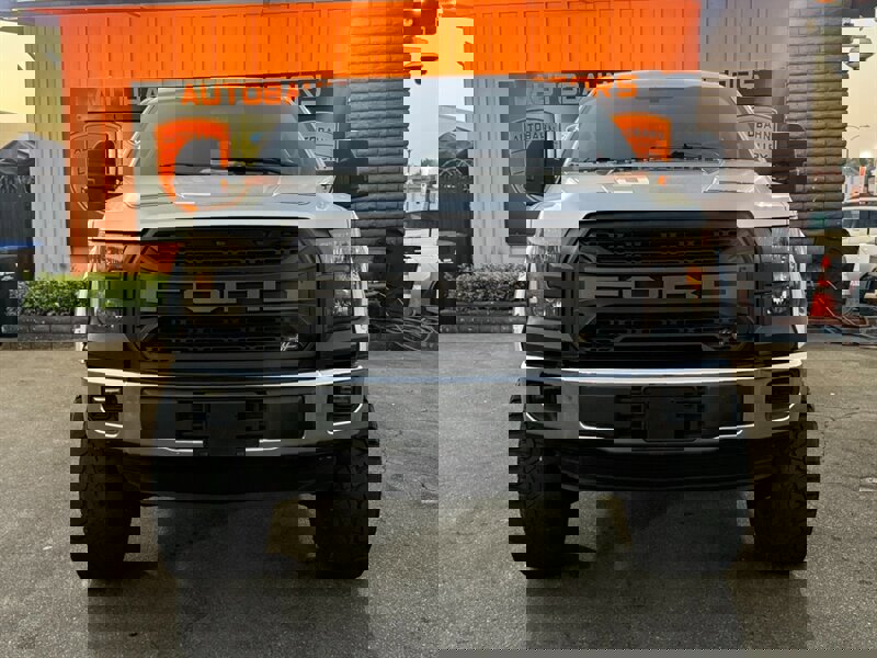 Used 2015 Ford F150 XLT image 2