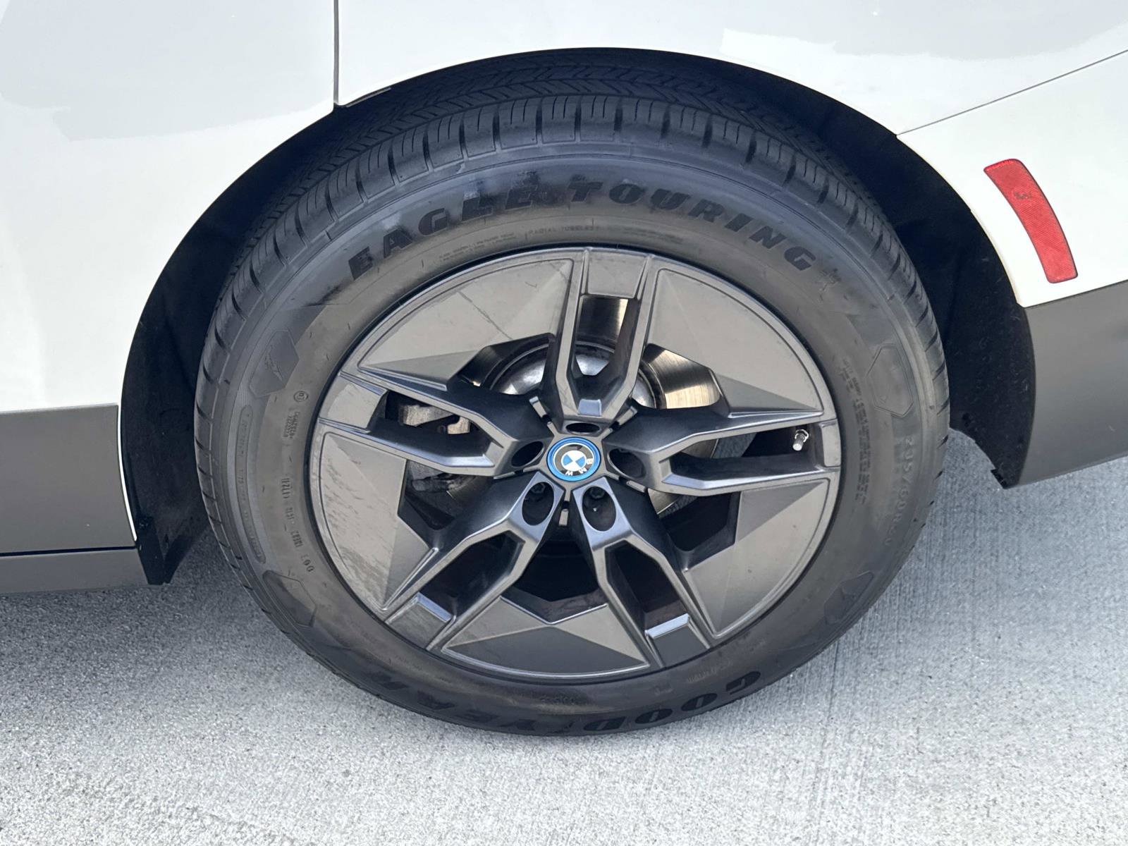 Certified 2023 BMW iX xDrive50 w/ Convenience Package AWD/4WD image 5