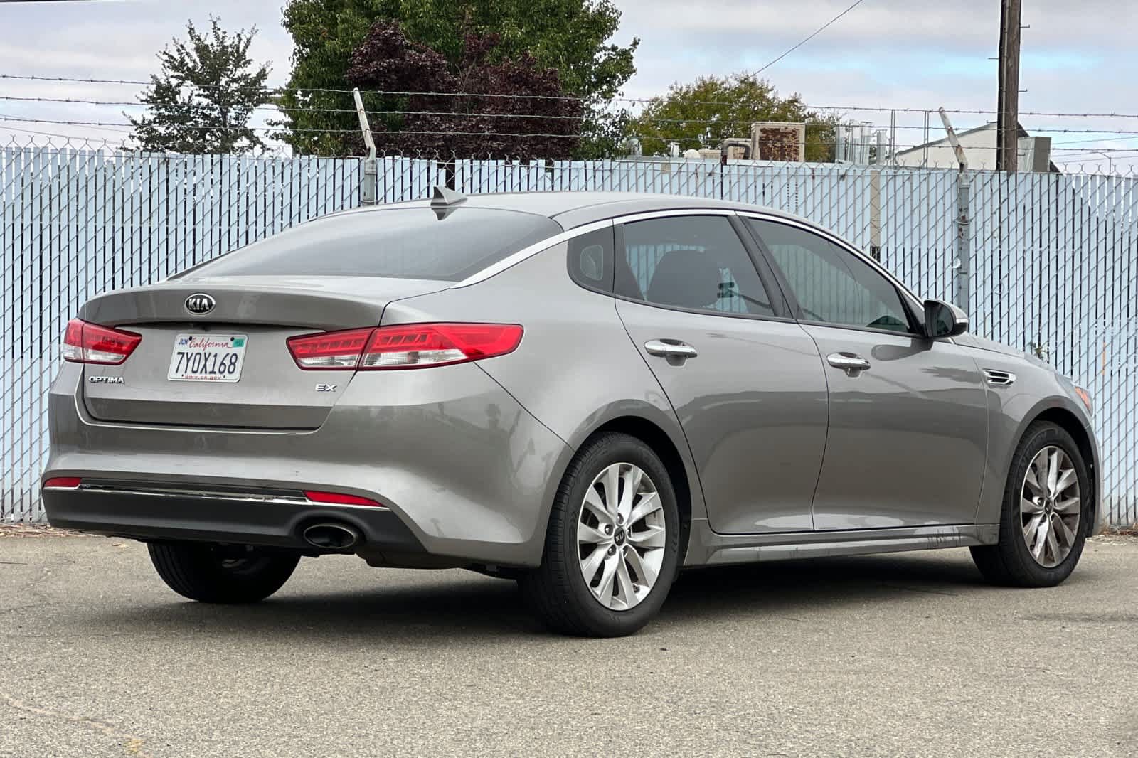 Used 2016 Kia Optima EX FWD image 3