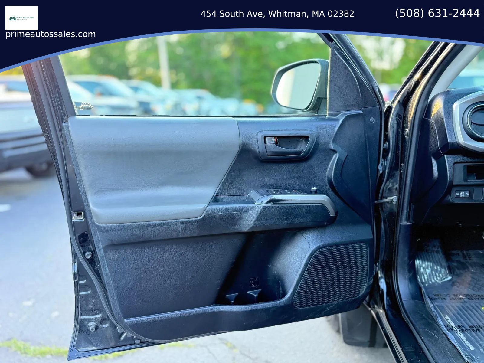 Used 2018 Toyota Tacoma SR5 AWD/4WD image 28