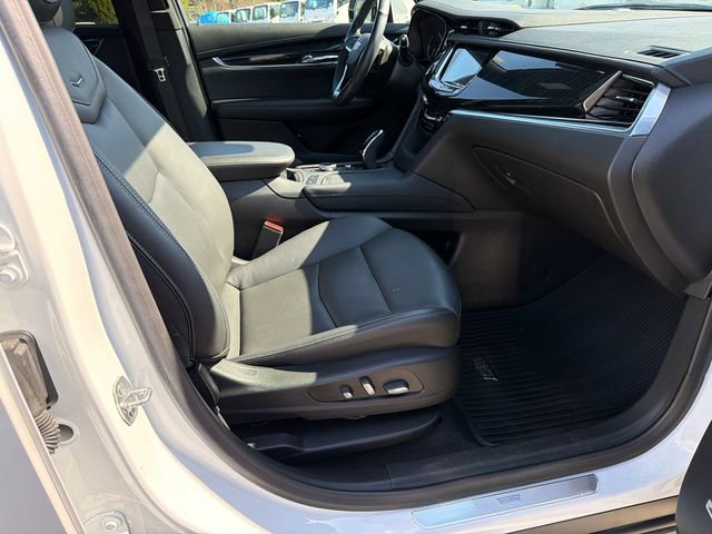 Used 2022 Cadillac XT6 Premium Luxury image 13