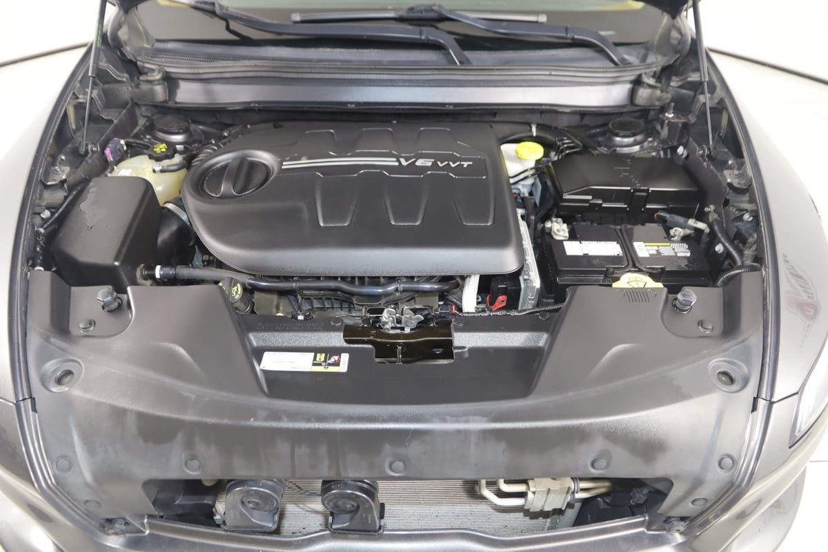 Used 2018 Jeep Cherokee Overland AWD/4WD image 46