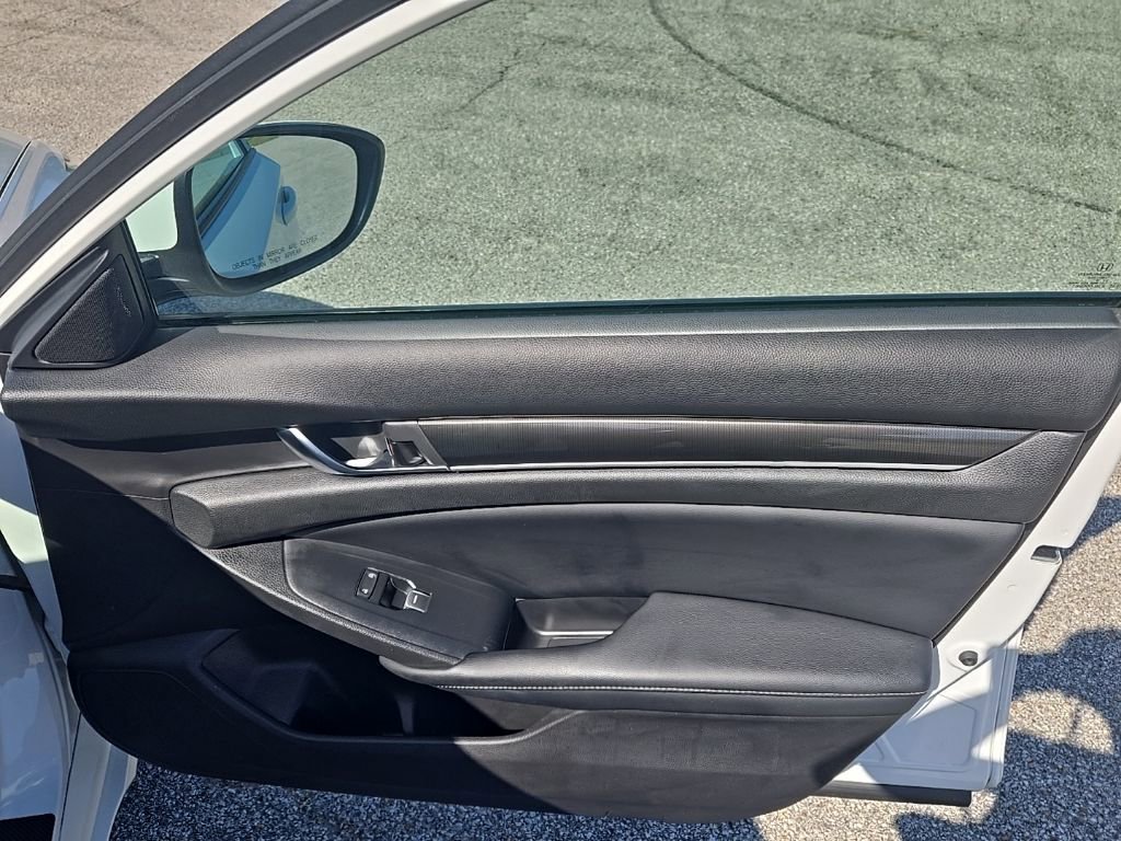 Used 2018 Honda Accord Sport image 22