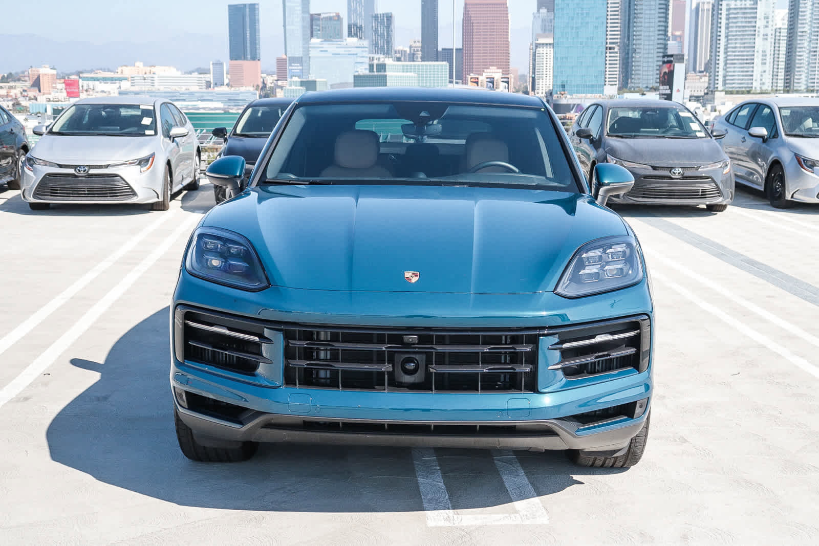 Used 2025 Porsche Cayenne Coupe image 2