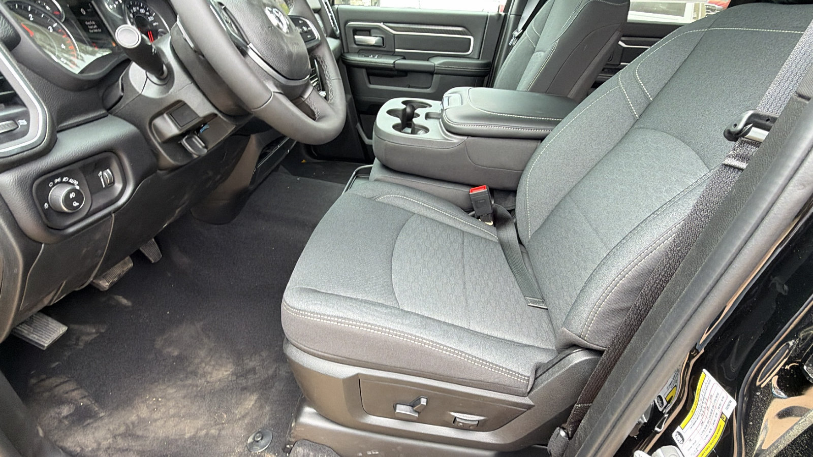 New 2026 RAM 2500 Big Horn AWD/4WD image 16