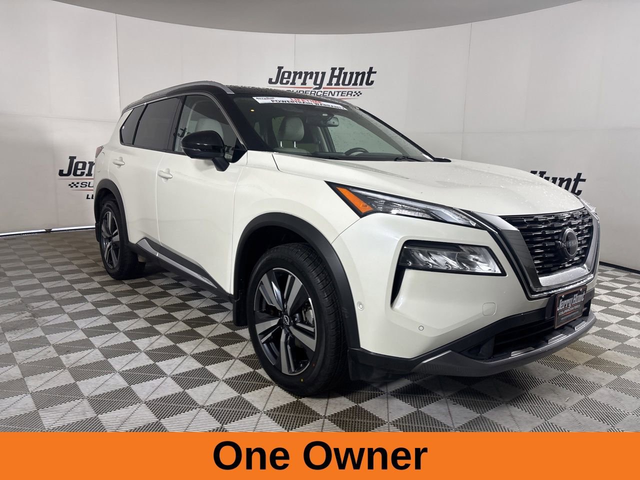 Used 2023 Nissan Rogue SL w/ SL Premium Package image 4