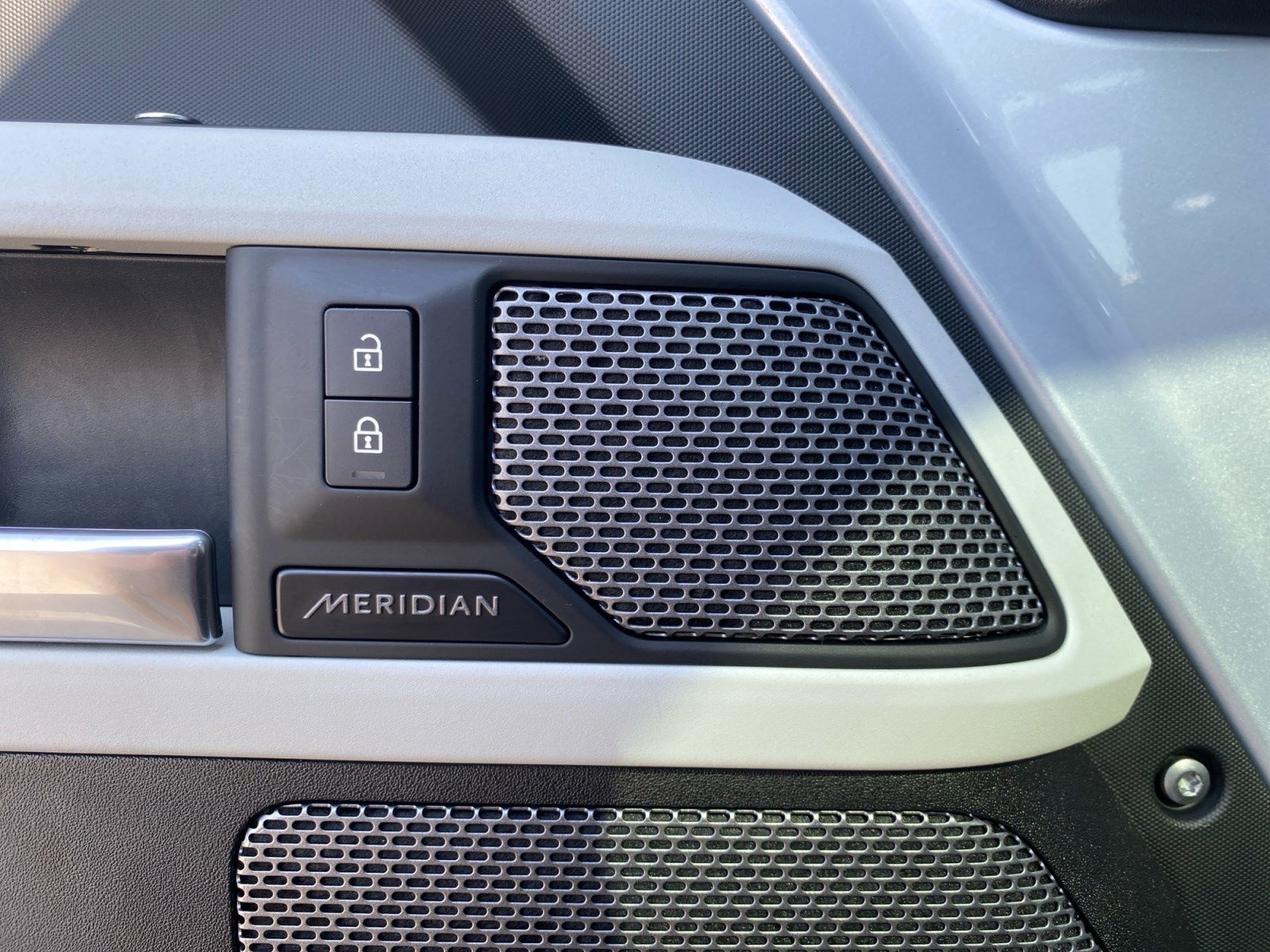 Used 2022 Land Rover Defender 90 S image 24