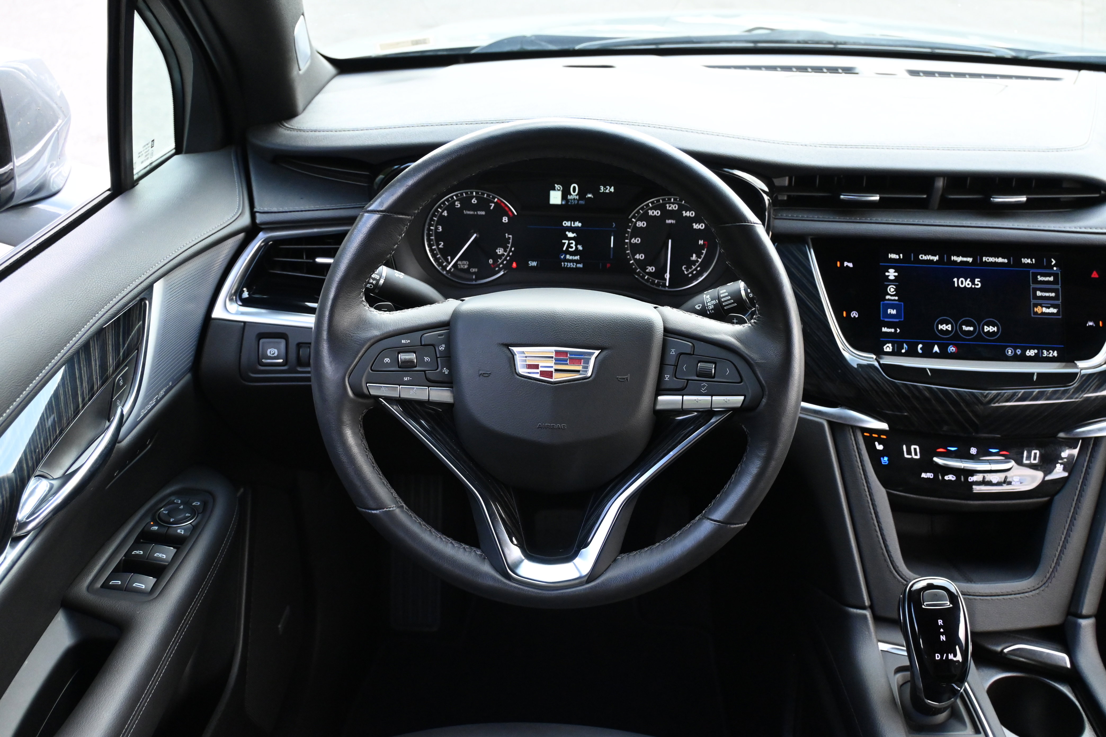 Used 2025 Cadillac XT6 Premium Luxury image 28