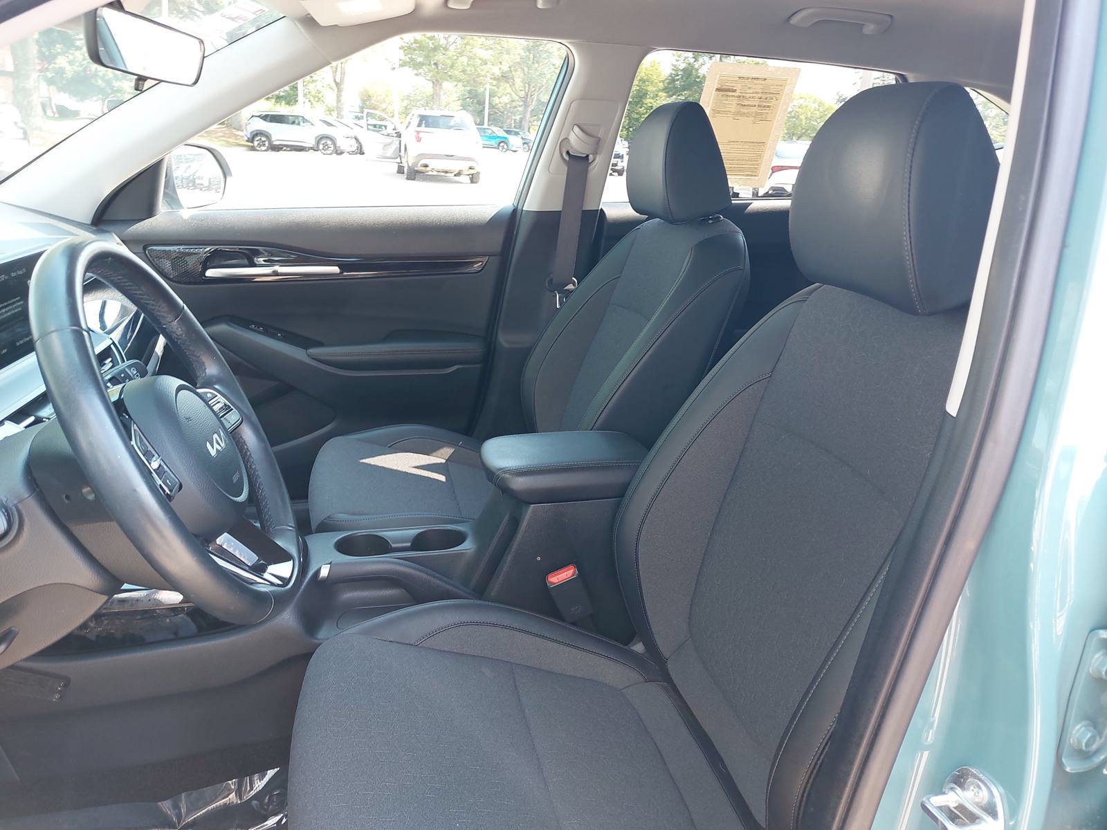 Used 2025 Kia Seltos S FWD image 15