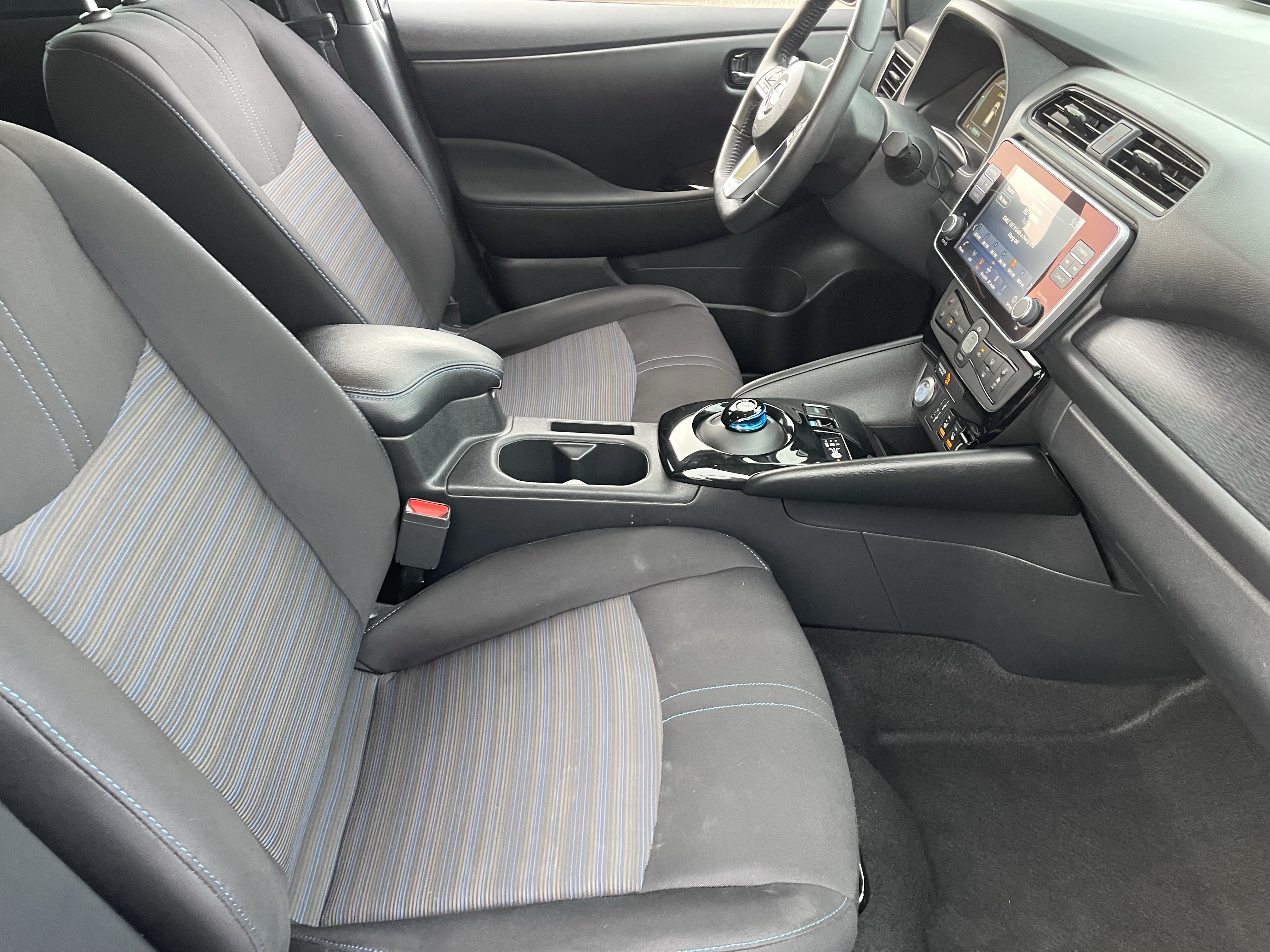 Used 2022 Nissan Leaf SV FWD image 10