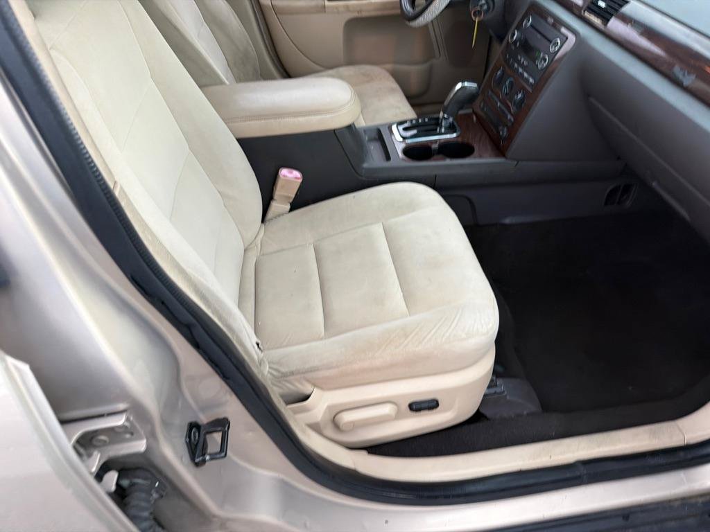 Used 2008 Ford Taurus SEL FWD image 8