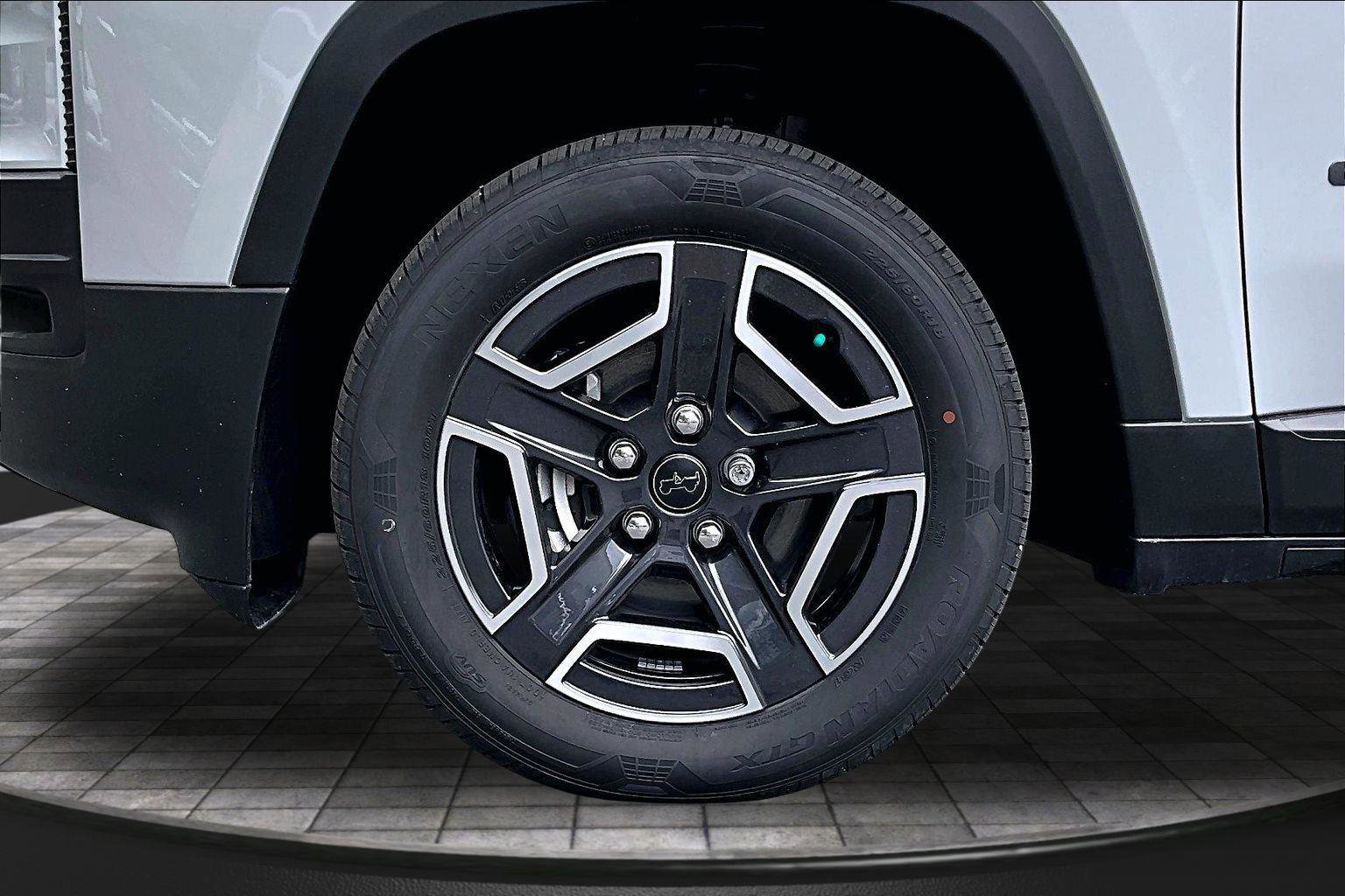 New 2026 Jeep Cherokee Limited AWD/4WD image 11