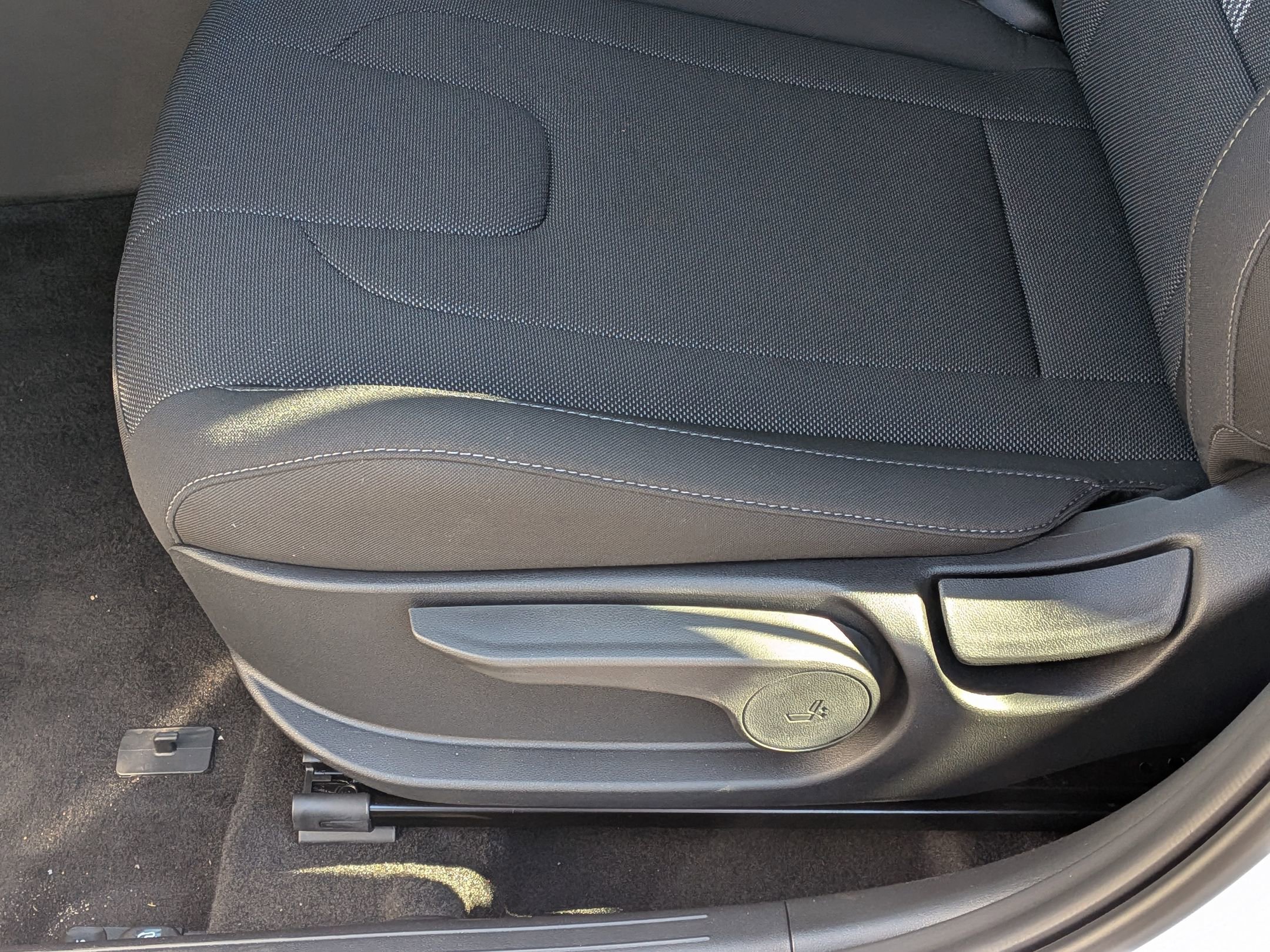 New 2026 Hyundai Elantra SE FWD image 18