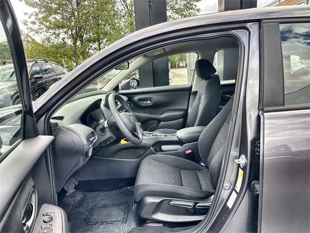 Used 2023 Honda HR-V LX image 11