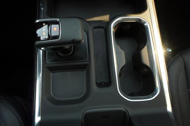 Used 2025 GMC Sierra 1500 SLT w/ SLT Premium Plus Package image 24