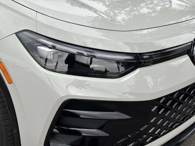 New 2026 Volkswagen Tiguan SE R-Line FWD image 29