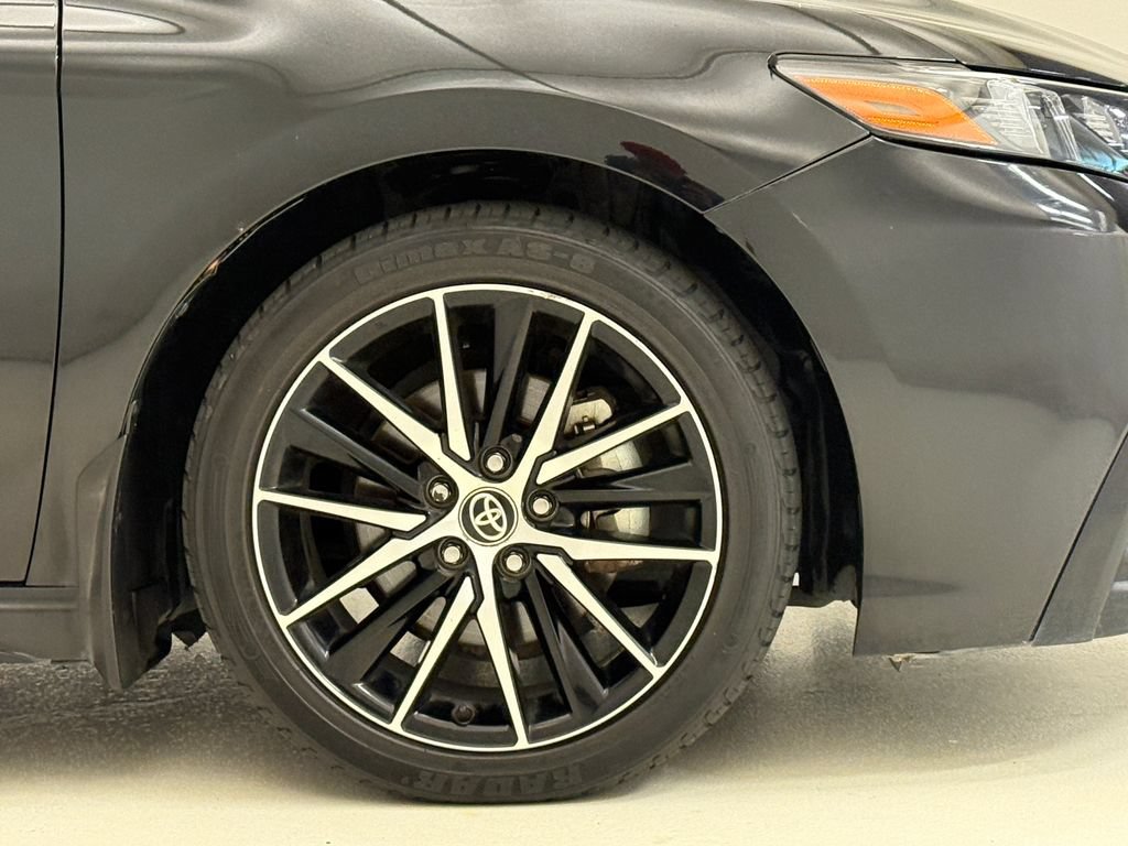 Used 2023 Toyota Camry SE FWD image 6