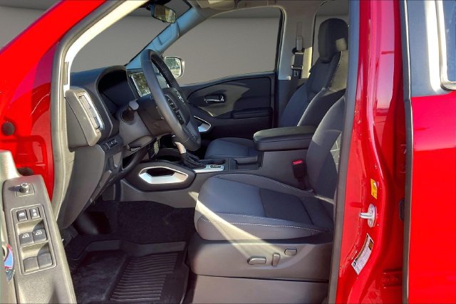 Certified 2026 Nissan Frontier SV w/ All-Weather Content Package AWD/4WD image 24