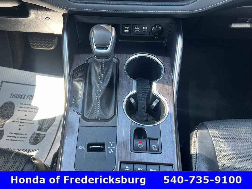 Used 2022 Toyota Highlander Platinum AWD/4WD image 24