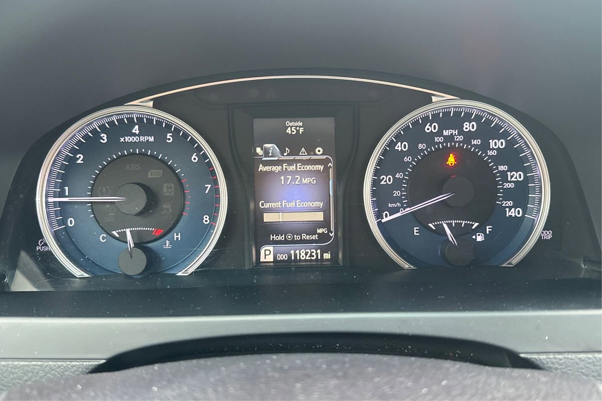 Used 2017 Toyota Camry XLE image 16