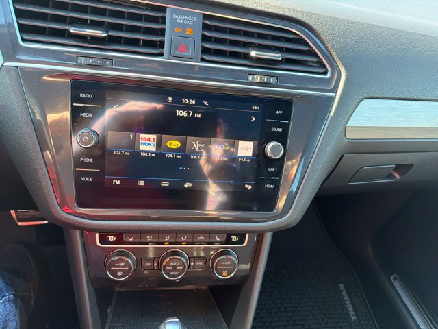 Used 2020 Volkswagen Tiguan SE R-Line FWD image 19
