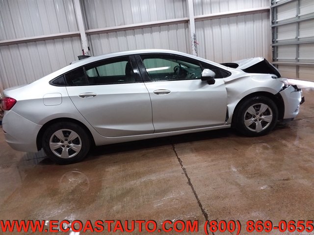 Used 2018 Chevrolet Cruze LS FWD image 5