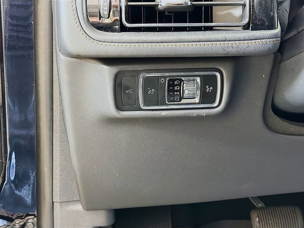 Used 2025 Lincoln Aviator AWD w/ Jet Appearance Package image 35