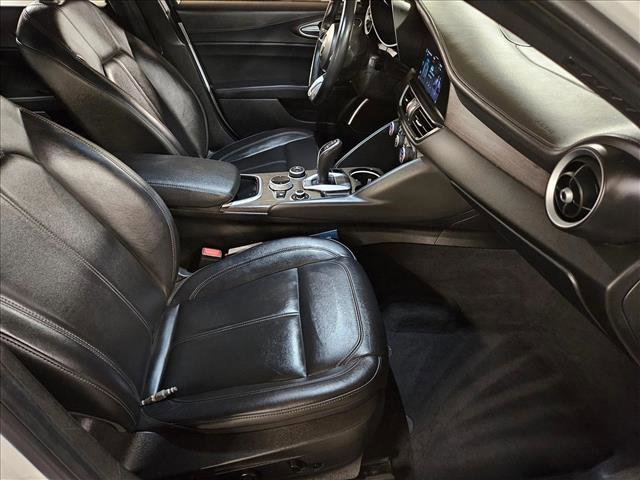 Used 2022 Alfa Romeo Giulia Ti image 21