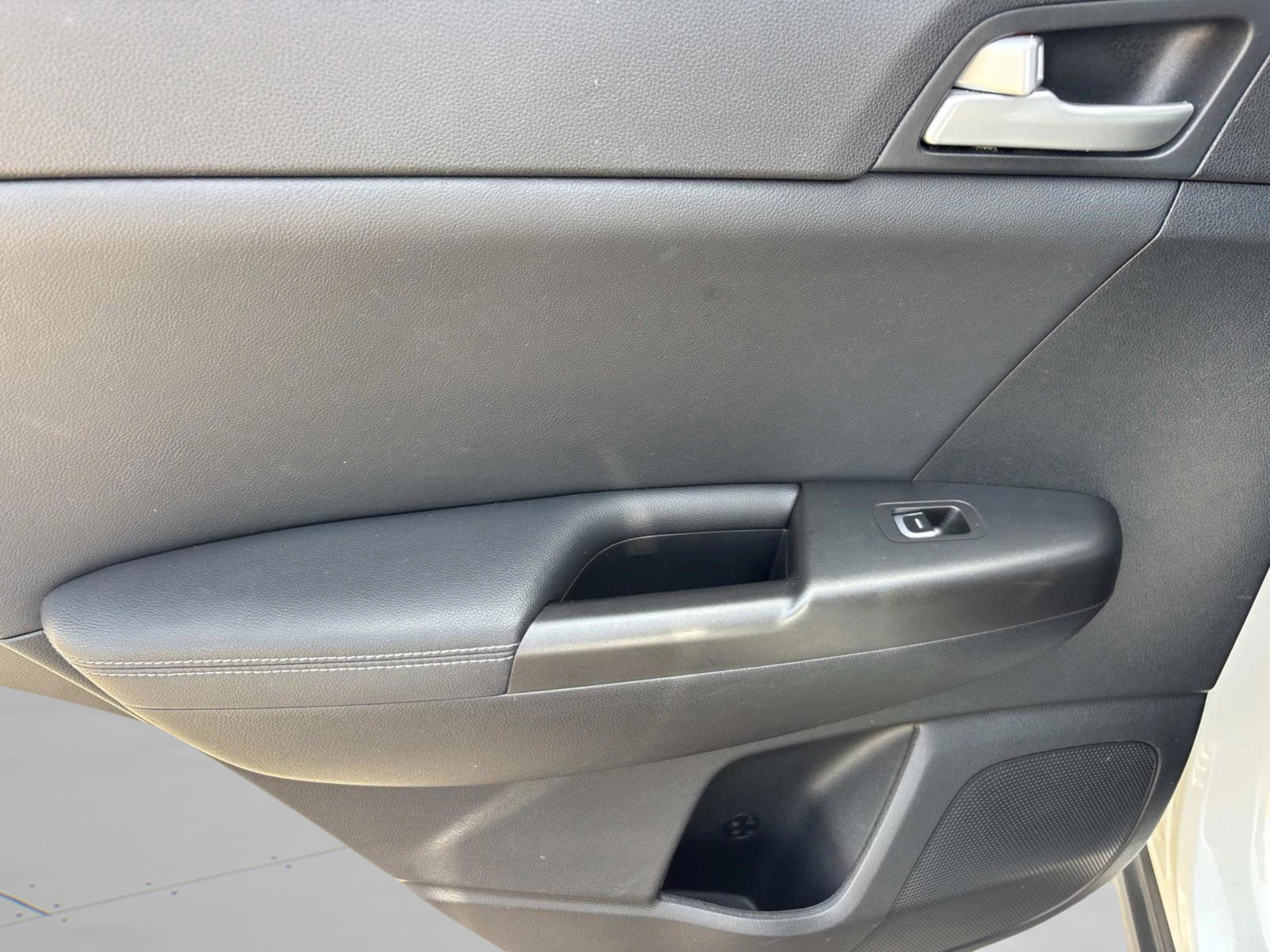 Used 2017 Kia Sportage EX image 19