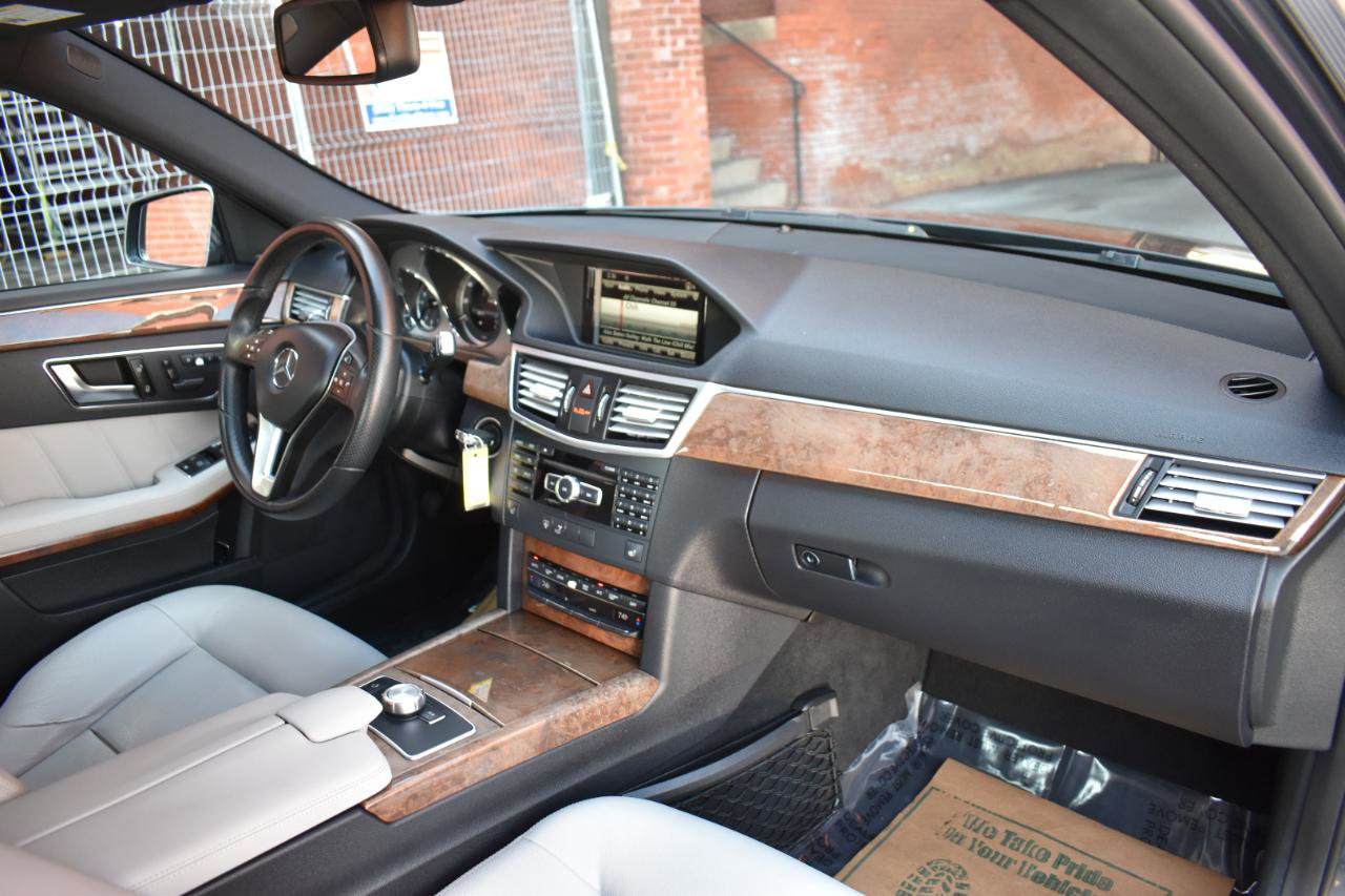 Used 2013 Mercedes-Benz E 350 Sedan image 20