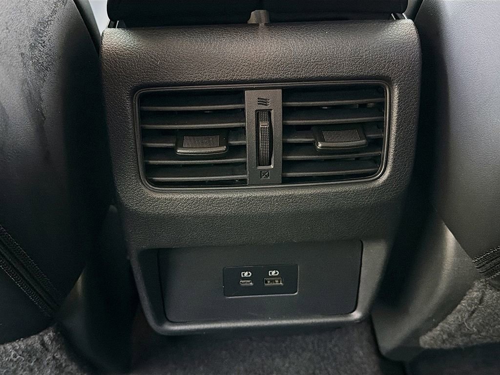 Used 2023 Nissan Rogue SV w/ SV Premium Package image 36