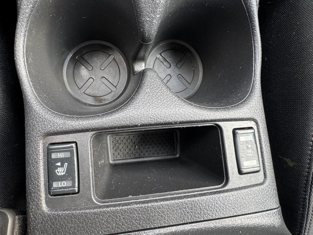 Used 2020 Nissan Rogue SV image 14