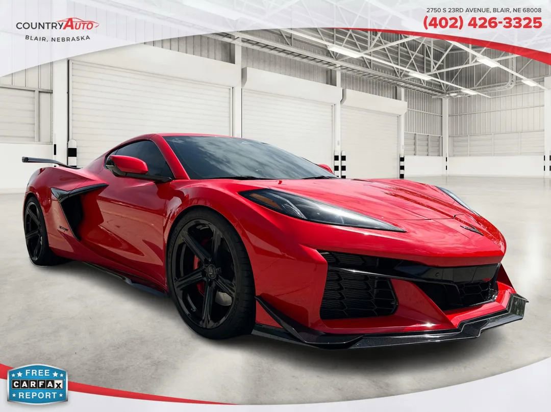 Used 2024 Chevrolet Corvette Z06 RWD image 8